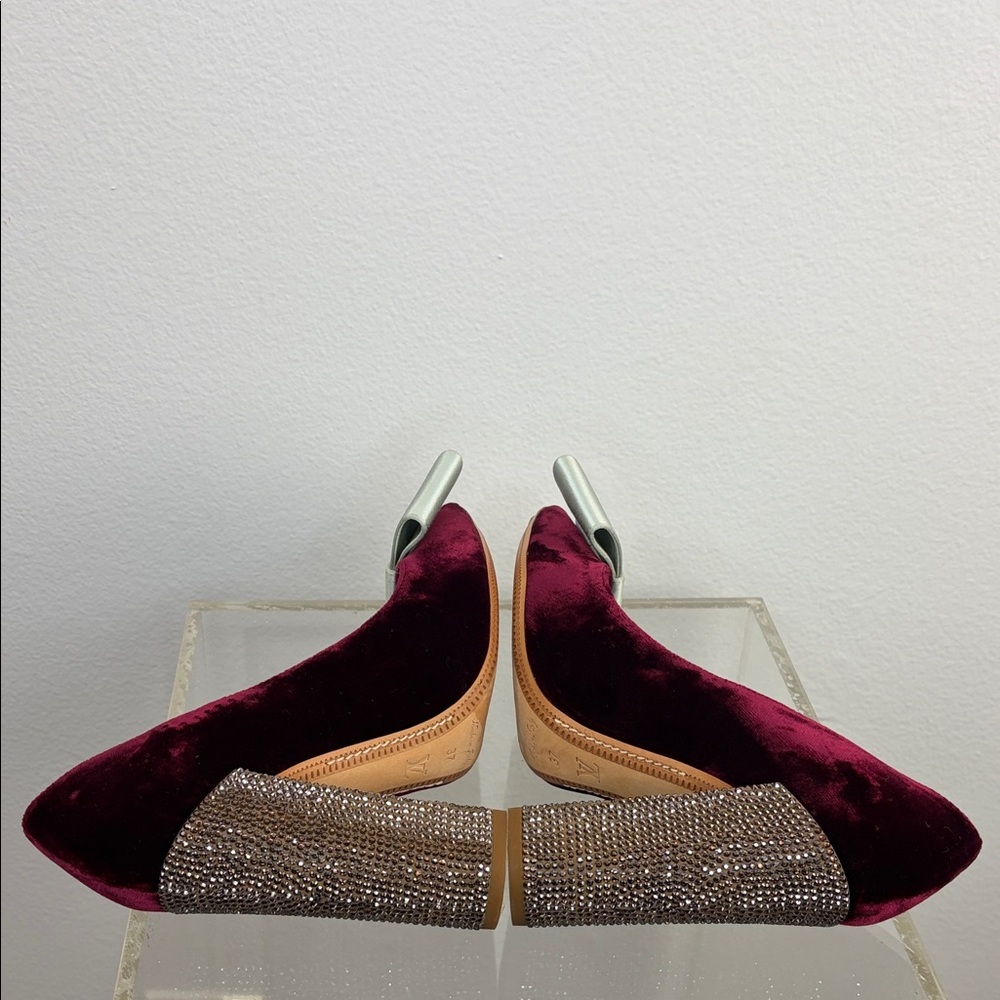 Louis Vuitton Burgundy/Grey Velvet Satin Bow Crystal Embellished Block Heel Pump - Picture 5 of 12